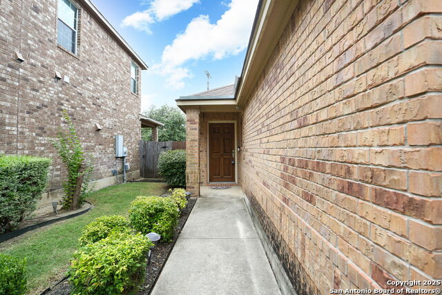 Image 4 of 26 For 11006 Colt Isle