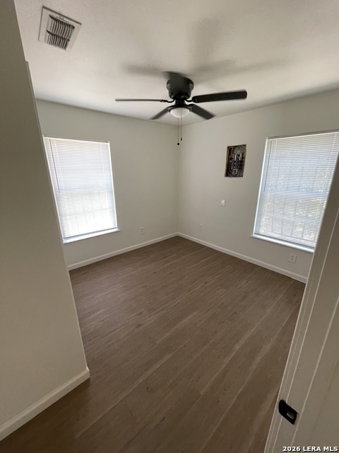 Image 10 of 27 For 5547 Stonybrook