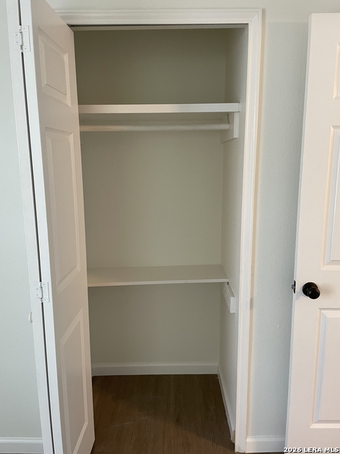 Image 13 of 27 For 5547 Stonybrook