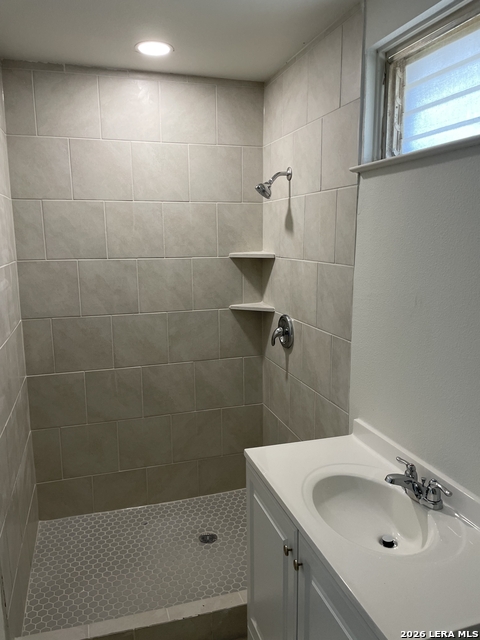 Image 19 of 27 For 5547 Stonybrook