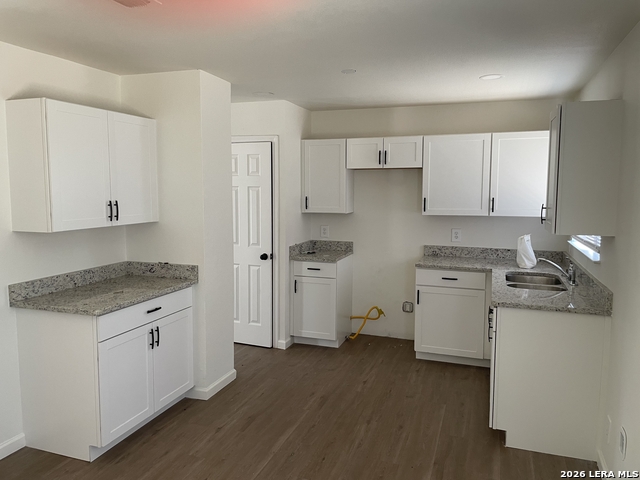 Image 3 of 27 For 5547 Stonybrook