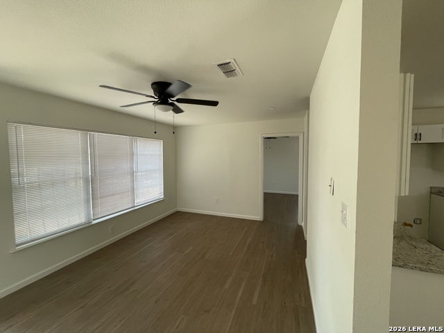 Image 4 of 27 For 5547 Stonybrook