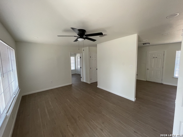 Image 6 of 27 For 5547 Stonybrook