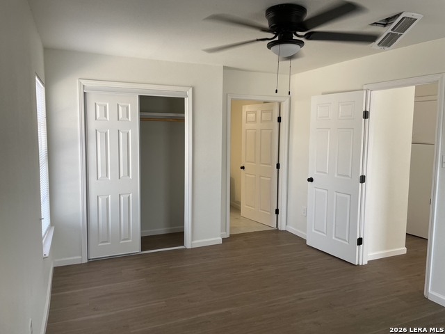 Image 9 of 27 For 5547 Stonybrook