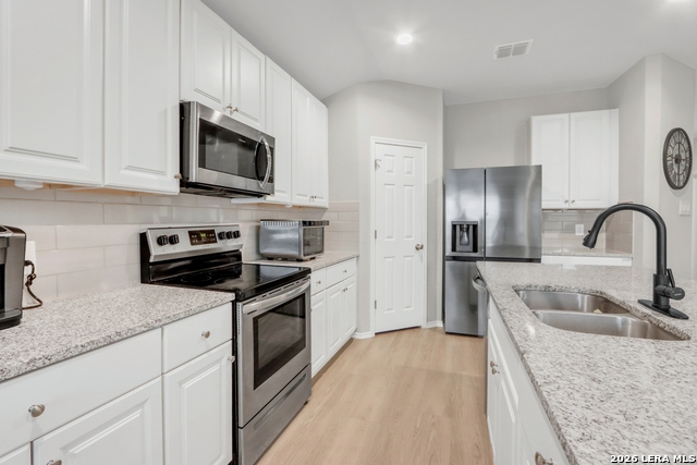 Image 13 of 28 For 3200 Broad View