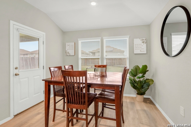 Image 7 of 28 For 3200 Broad View