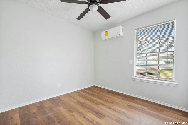 Image 6 of 7 For 131 Elsie Ave  301