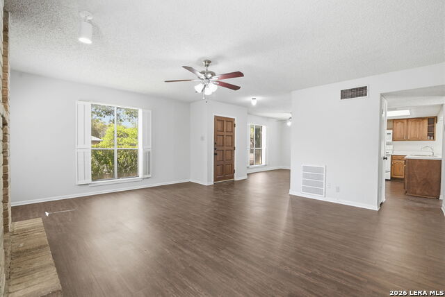 Image 5 of 27 For 2703 Red Tree