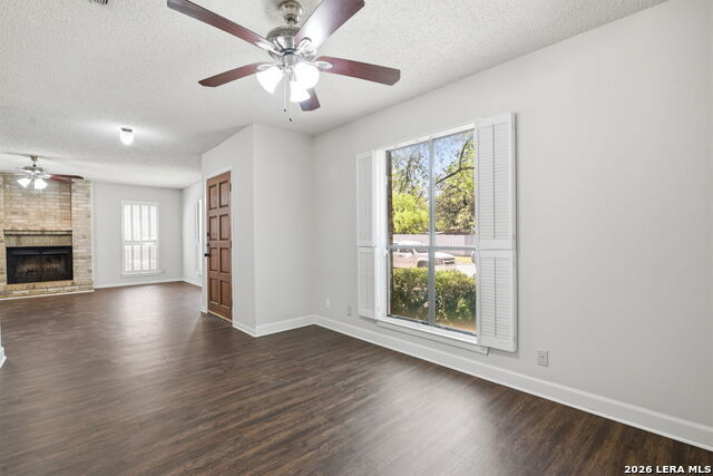 Image 7 of 27 For 2703 Red Tree