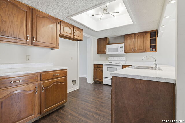 Image 9 of 27 For 2703 Red Tree