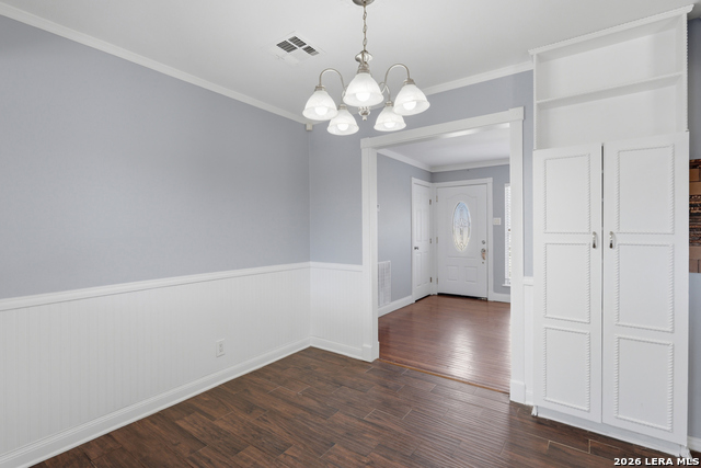 Image 14 of 34 For 210 N Guilford Dr