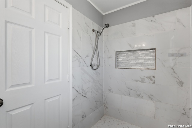 Image 18 of 34 For 210 N Guilford Dr