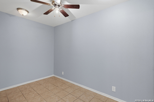 Image 21 of 34 For 210 N Guilford Dr