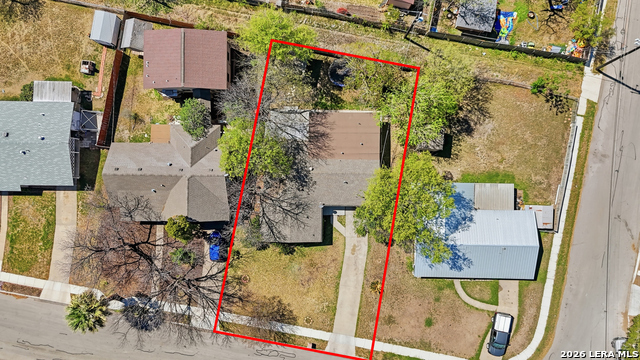 Image 26 of 34 For 210 N Guilford Dr