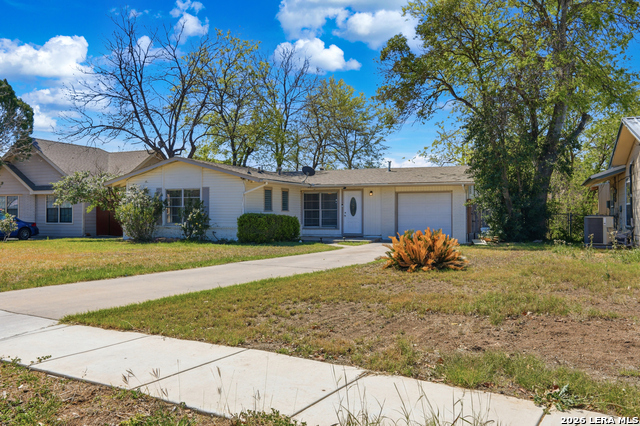 Image 27 of 34 For 210 N Guilford Dr