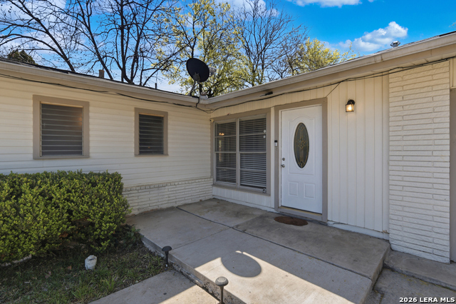 Image 3 of 34 For 210 N Guilford Dr