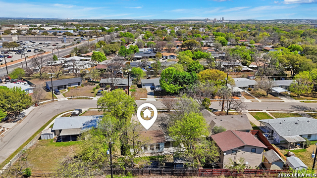 Image 31 of 34 For 210 N Guilford Dr