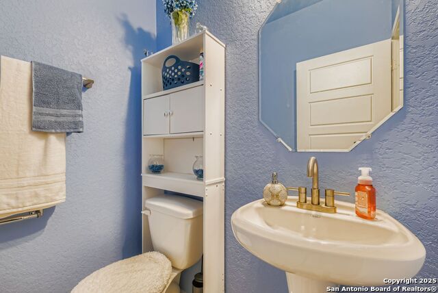 Image 4 of 28 For 9224 Grand Western