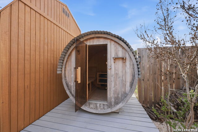 Image 24 of 36 For 1956 Live Oak