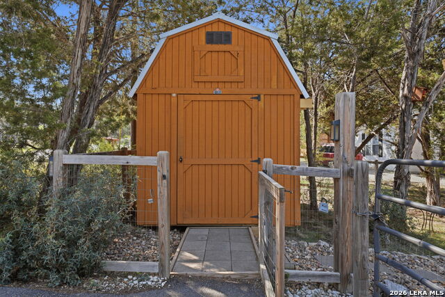 Image 31 of 36 For 1956 Live Oak