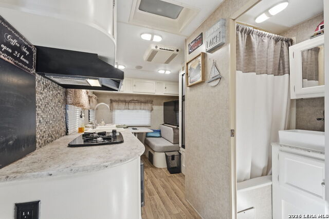 Image 33 of 36 For 1956 Live Oak