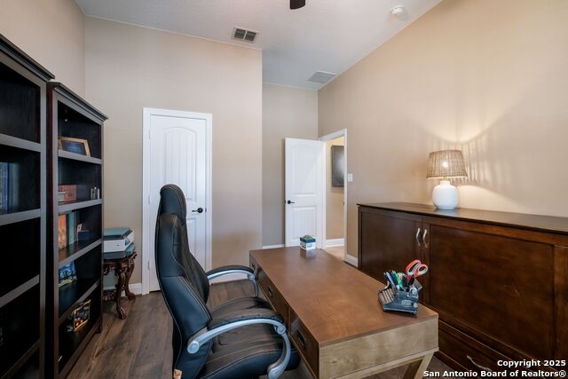 Image 20 of 43 For 12410 Alstroemeria