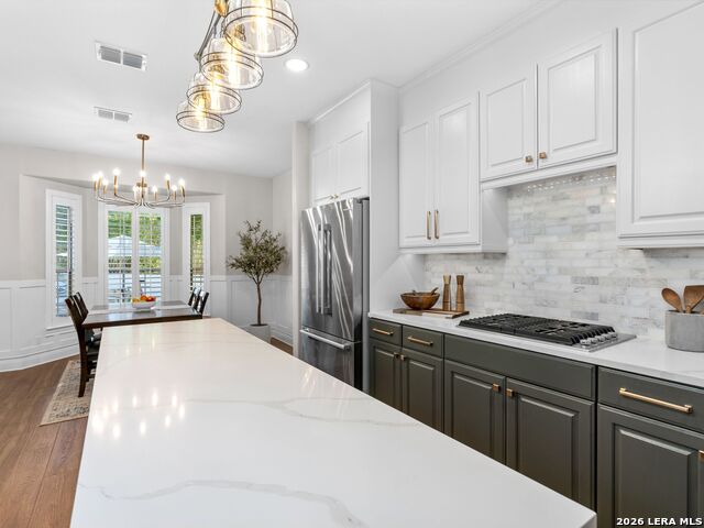 Image 12 of 48 For 2 Lakeside Dr