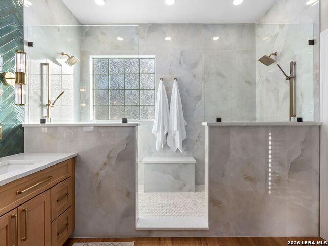 Image 22 of 48 For 2 Lakeside Dr