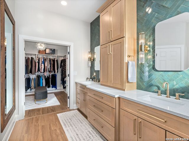 Image 23 of 48 For 2 Lakeside Dr