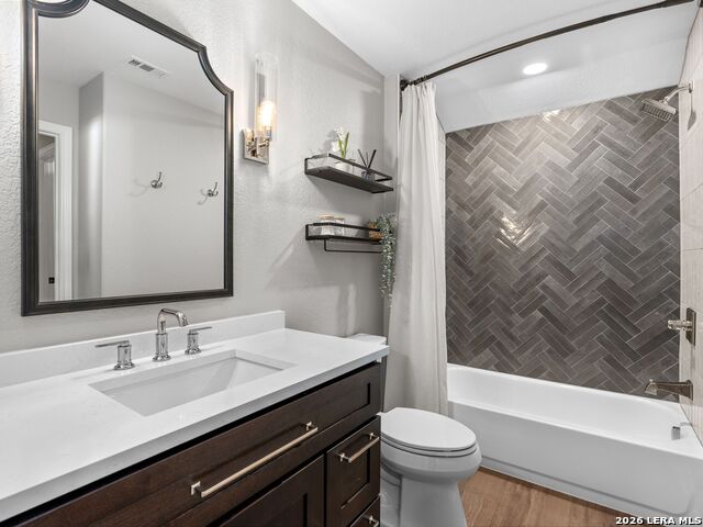 Image 28 of 48 For 2 Lakeside Dr