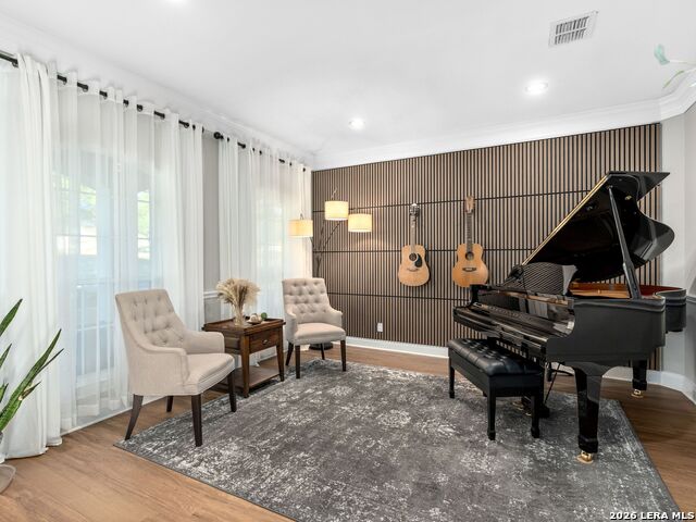 Image 8 of 48 For 2 Lakeside Dr