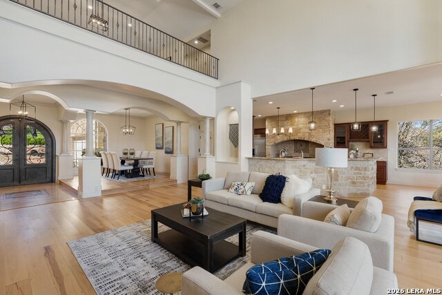 Image 13 of 39 For 17912 Crystal