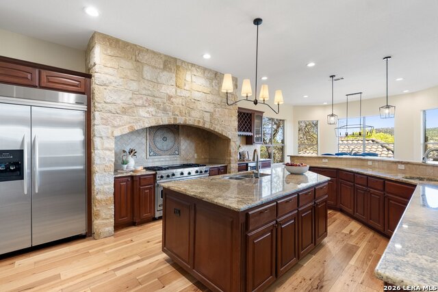 Image 15 of 39 For 17912 Crystal