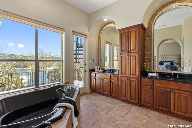 Image 21 of 39 For 17912 Crystal