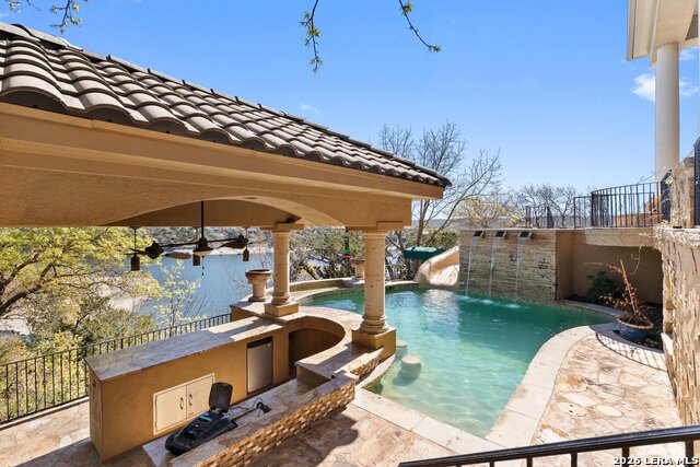 Image 32 of 39 For 17912 Crystal