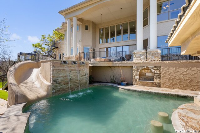 Image 34 of 39 For 17912 Crystal