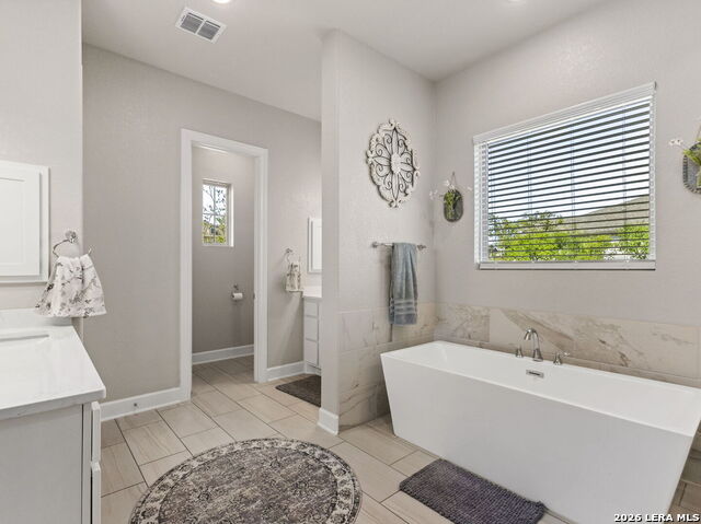 Image 30 of 50 For 245 James Way