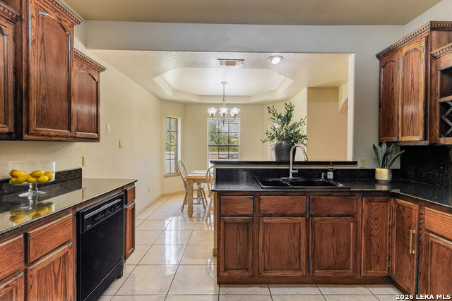 Listing photo id 10 for 2155 Romel St.