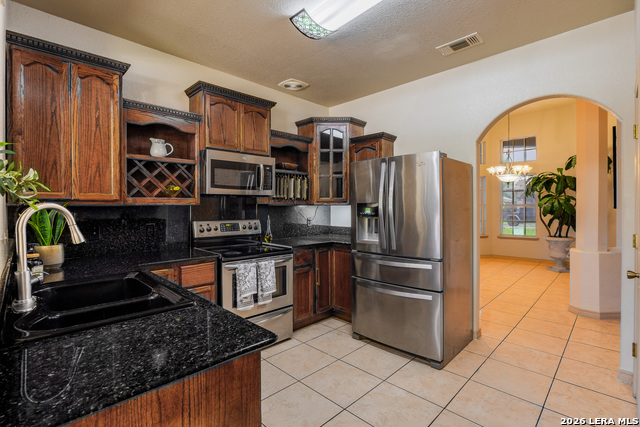 Listing photo id 13 for 2155 Romel St.