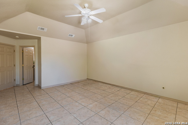 Listing photo id 15 for 2155 Romel St.