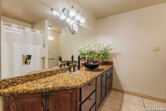 Listing photo id 19 for 2155 Romel St.