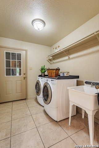 Listing photo id 24 for 2155 Romel St.