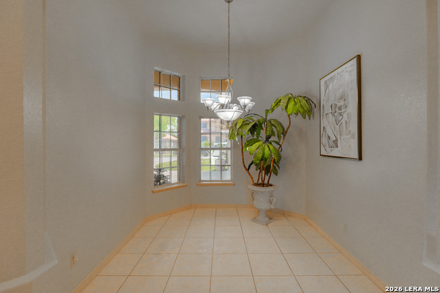 Listing photo id 5 for 2155 Romel St.