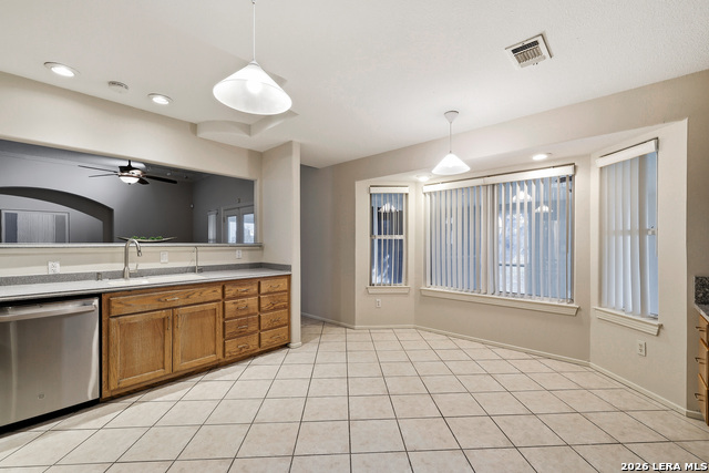 Listing photo id 15 for 11421 Ware Seguin