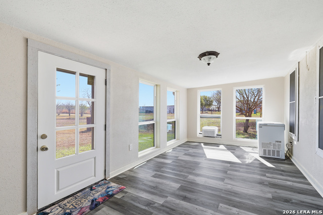 Listing photo id 25 for 11421 Ware Seguin