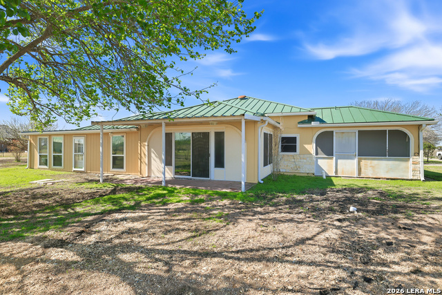 Listing photo id 26 for 11421 Ware Seguin