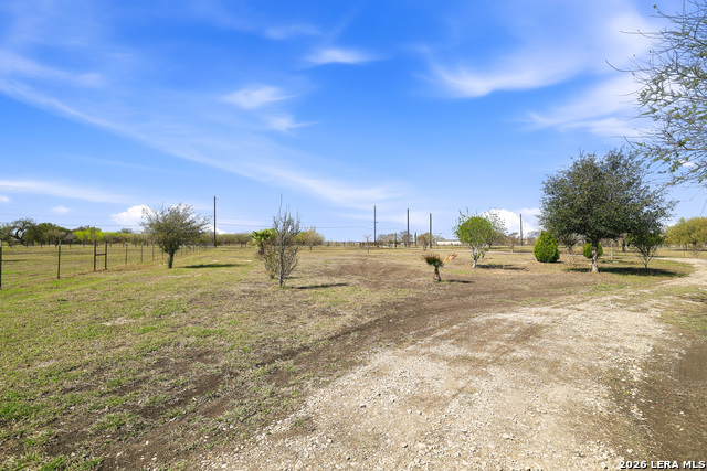 Listing photo id 27 for 11421 Ware Seguin
