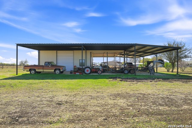 Listing photo id 31 for 11421 Ware Seguin