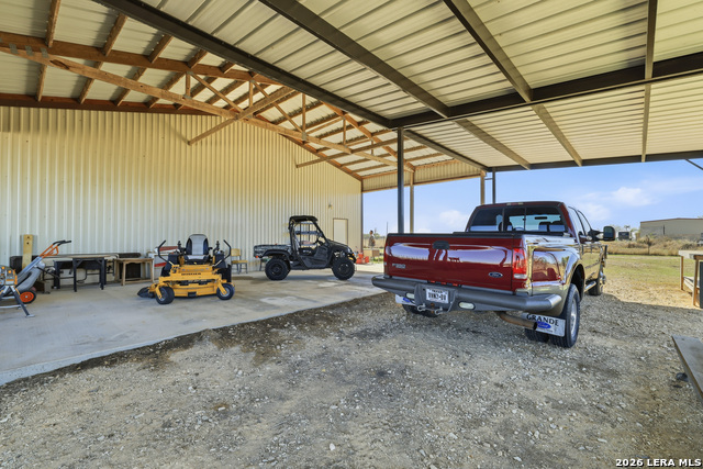 Listing photo id 33 for 11421 Ware Seguin