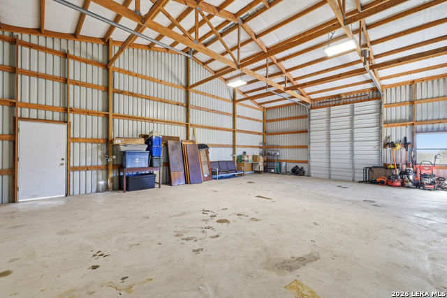 Listing photo id 34 for 11421 Ware Seguin